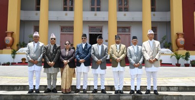  राष्ट्रपति पौडेलसँग सातै प्रदेशका प्रमुखको भेट, के भयो कुराकानी ? 